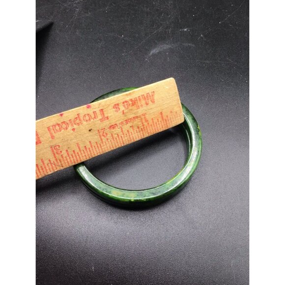Vintage Bakelite Bangles Set of 2 Marbled Moss Green Squared Edges Design - Picture 7 of 7